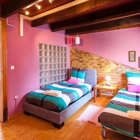 Attic Duplex Ruzafa Daire *